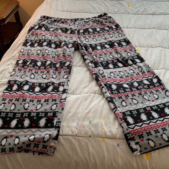 Penguin Fleece PJ bottoms. Good pre-owned condition. - Picture 1 of 2